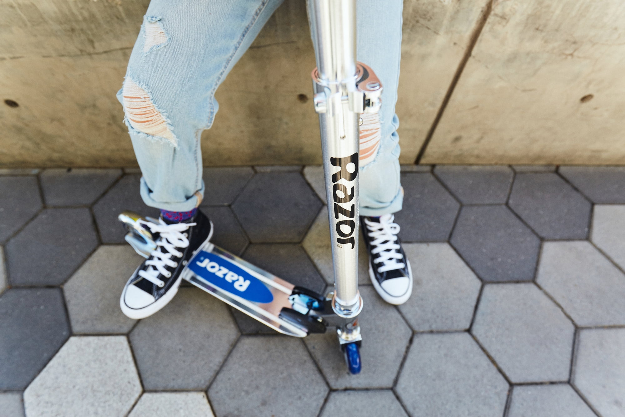 Razor A Kick Scooter for Kids  Lightweight, Foldable, Aluminum Frame, and Adjustable Handlebars  (图3) Razor A Kick Scooter for Kids  Lightweight, Foldable, Aluminum Frame, and Adjustable Handlebars  (图3)