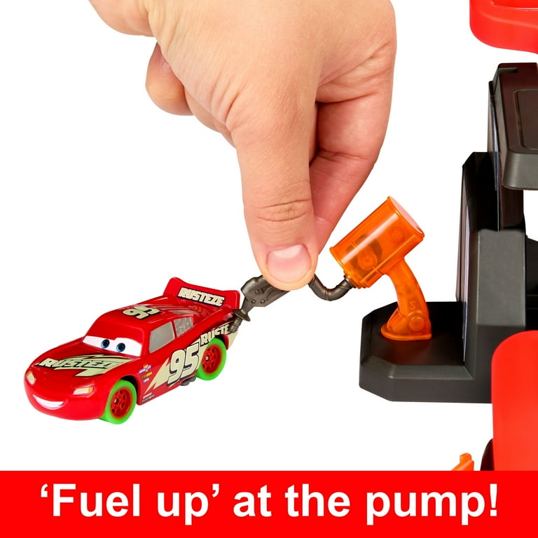 Glow Racers Lightning McQueen マテル Amazon.com: Mattel Disney Pixar Cars Track Talkers Glow