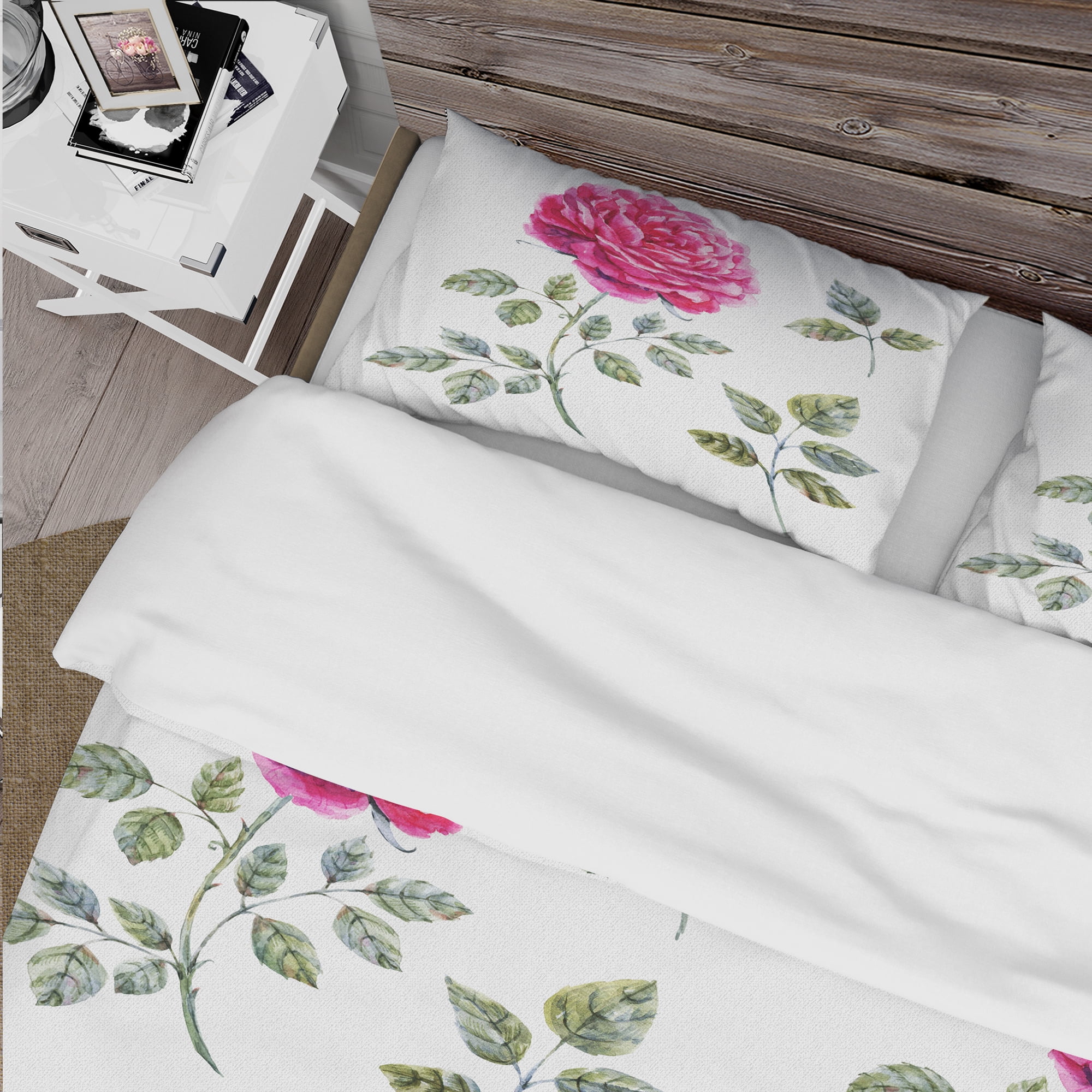 Designart 'Beautiful Red Rose' Cabin & Lodge Duvet Cover Set