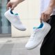 thumbnail image 1 of Zapatos minimalistas de zapatos descalzos zapatos de entrenador cruzado sin resbalón zapatos de tenis livianos de moda transpirable para deportes al aire libre, 1 of 9