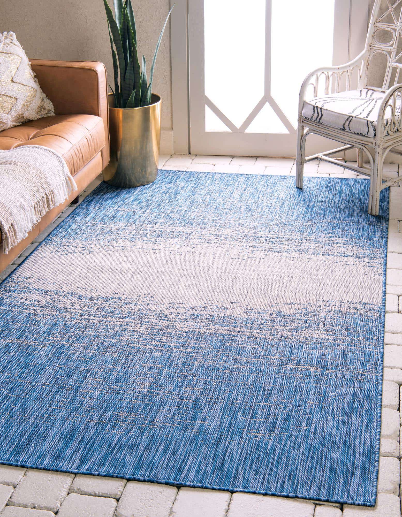 Unique Loom 5' x 8' Blue Solid Print Outdoor Rug