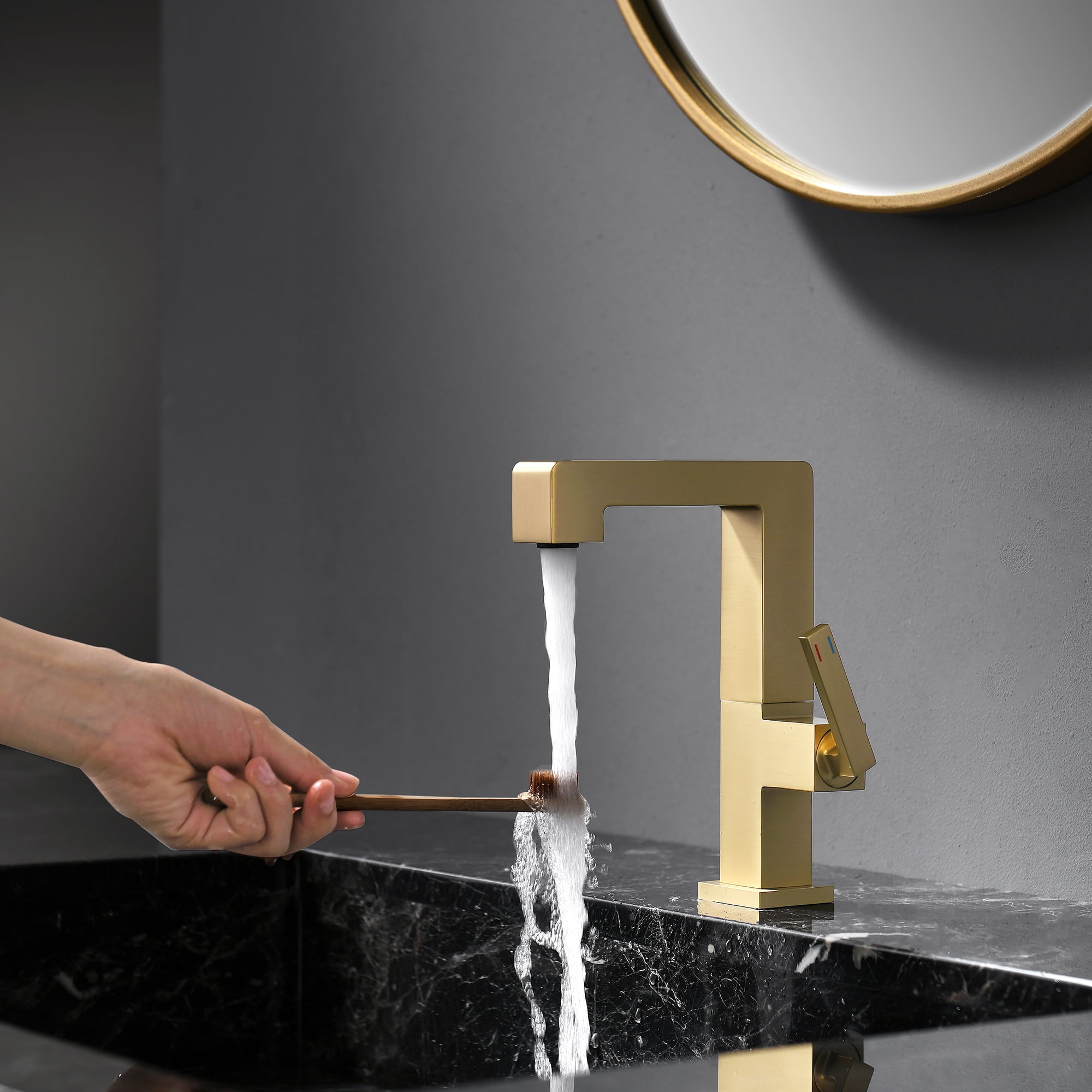Solid Brass Single Hole Bathroom Sink Faucet