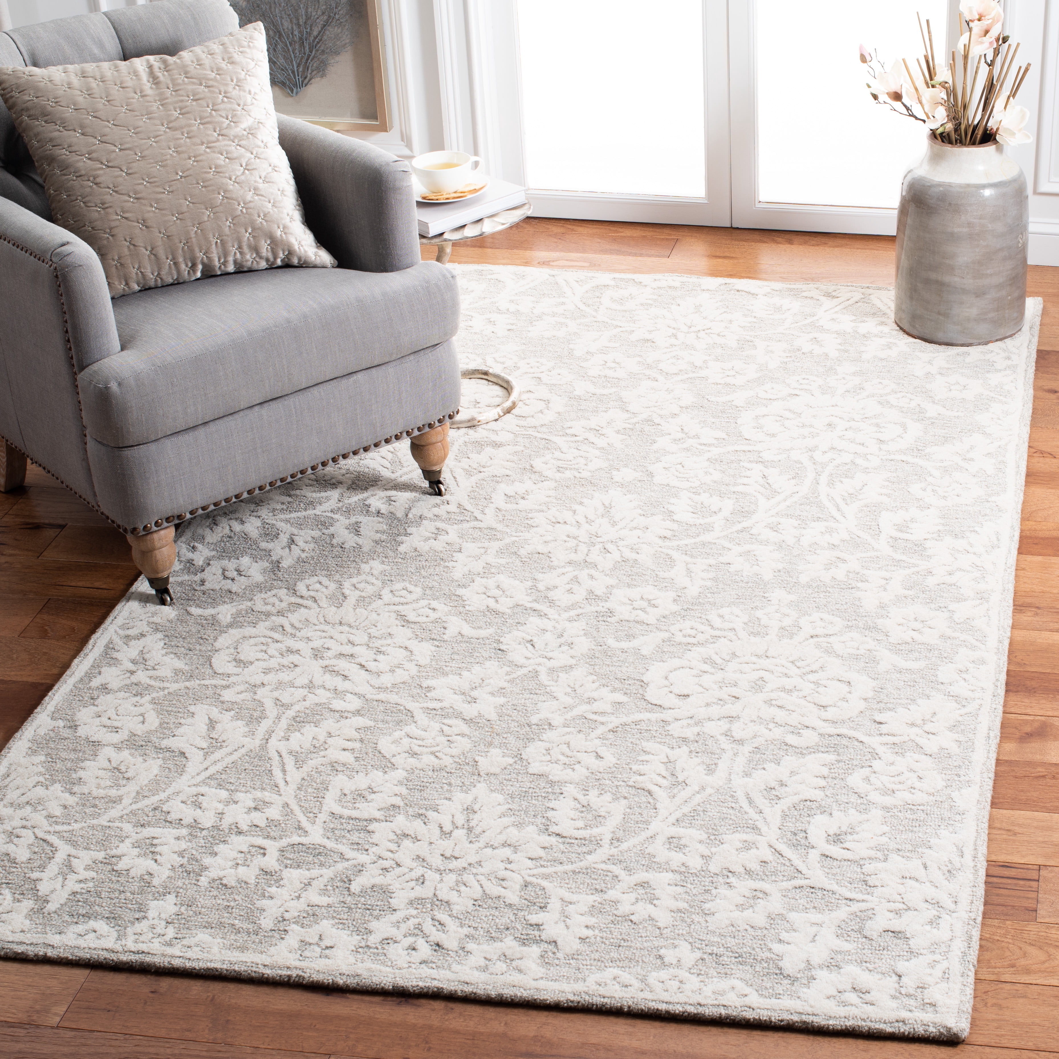 SAFAVIEH Glamour Cionadogh Floral Wool Area Rug, Beige/Ivory, 6' x 6' Square
