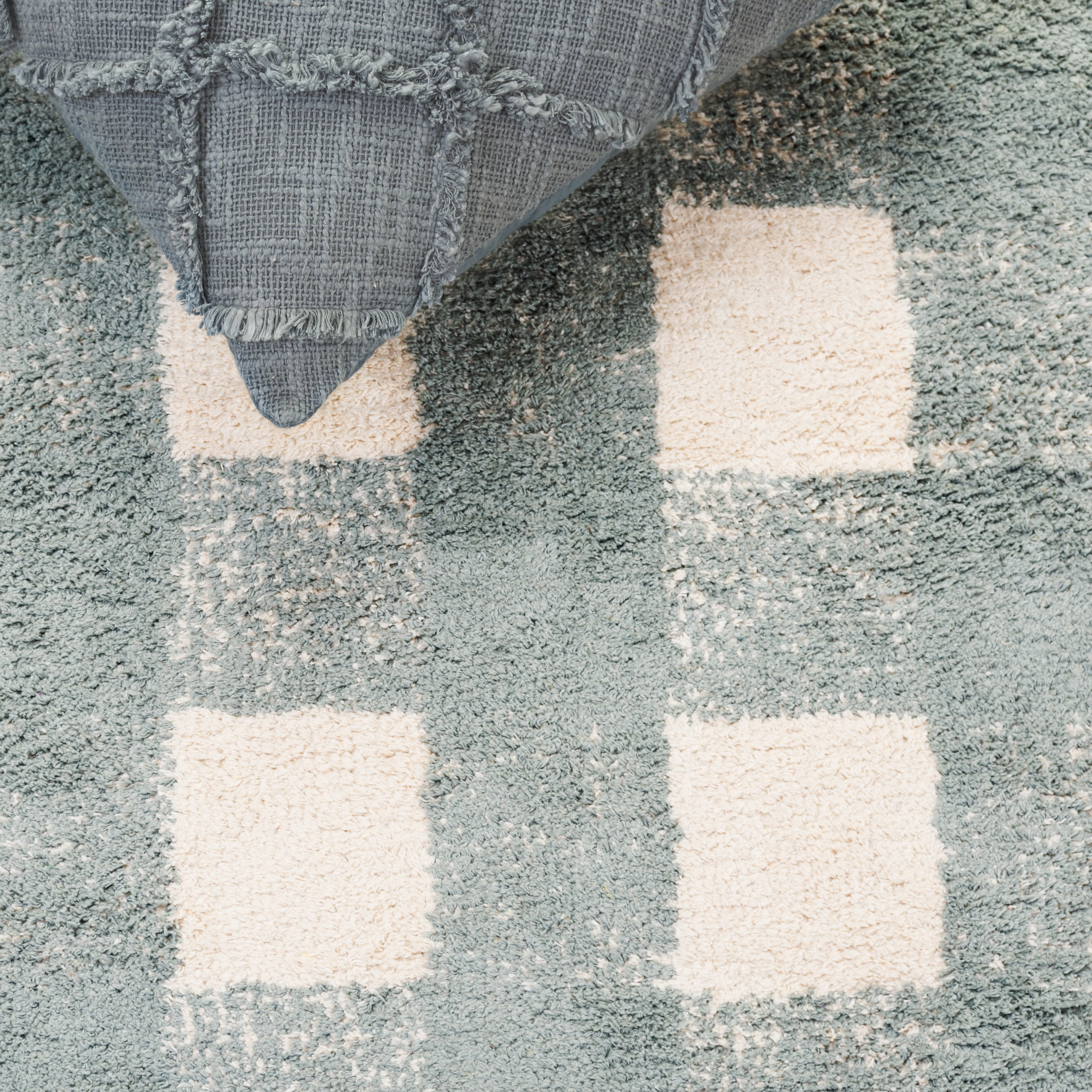 SAFAVIEH Easy Care Maggie Plaid Area Rug, Ivory/Teal, 6' x 6' Round