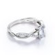 thumbnail image 3 of JeenMata Anillo de Compromiso Semi Infinity con Moissanita de Corte Esmeralda de 0,75 Quilates, Engaste en Pavé y Engarce de Garras, Chapado en Oro Blanco de 18 K sobre Plata, 3 of 6