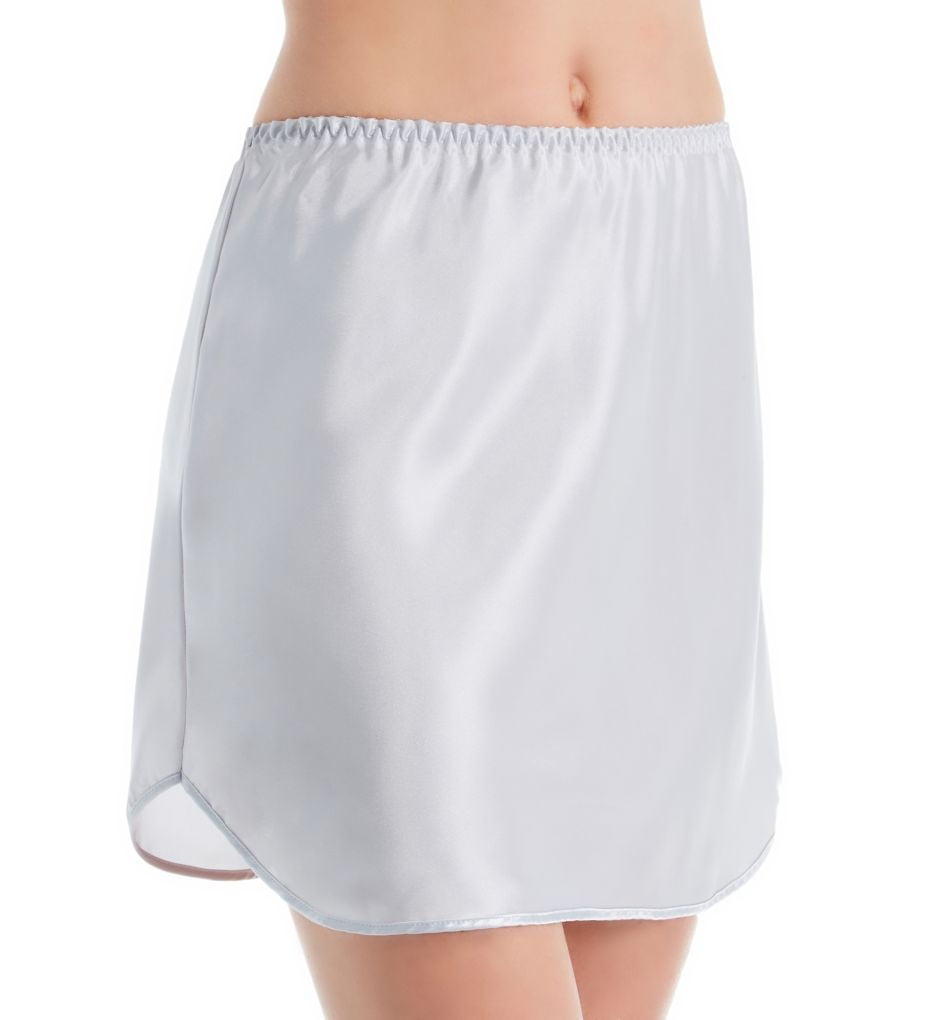 Shadowline Nylon Essentials Double Slit 1/2 Slip S/Beige 2116 Shadowline Nylon Essentials Double Slit 1/2 Slip S/Beige 2116