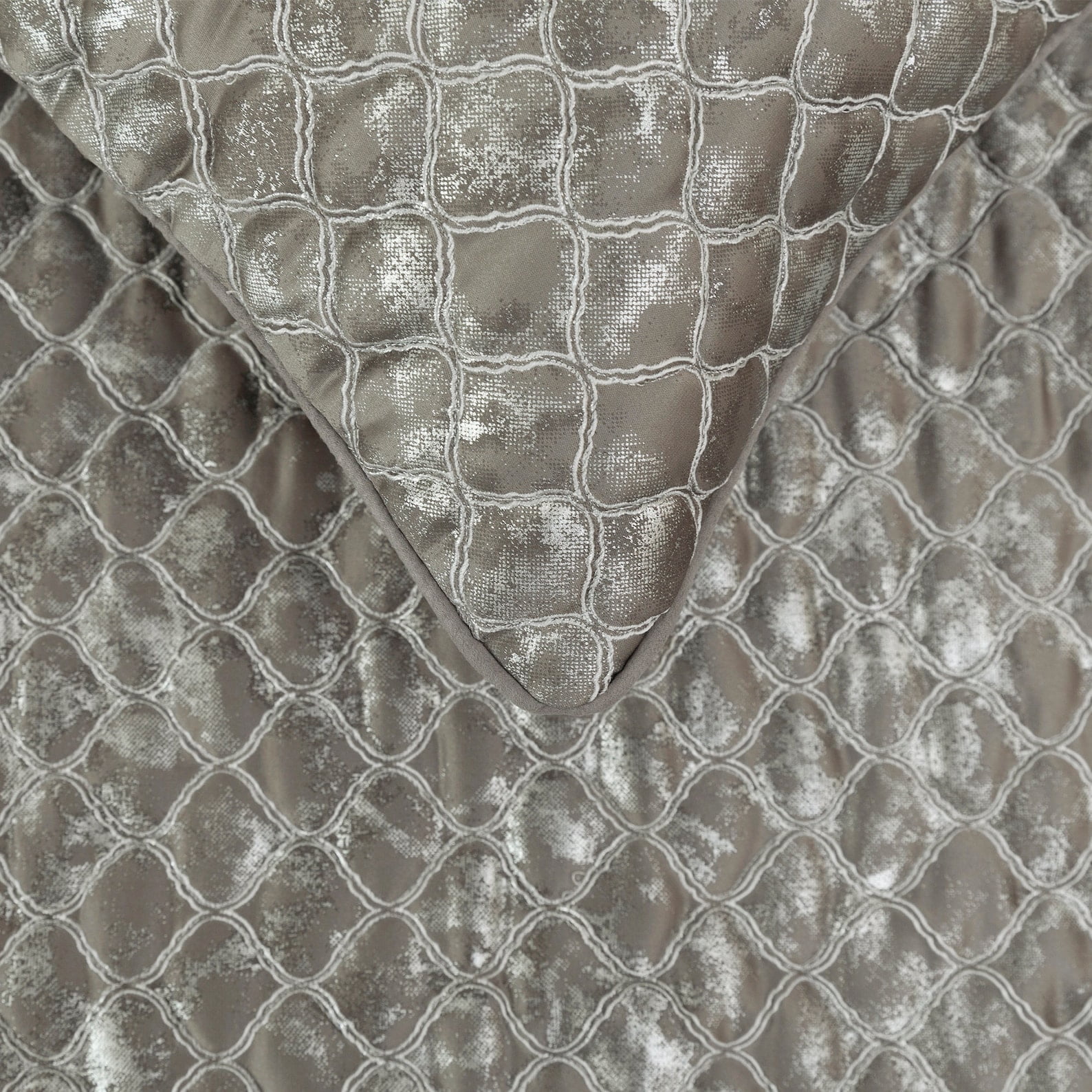 The HomeCentric King / Queen / Twin Grey & Silver Designer Twin 53"x18" Bed Runner WITHOUT Pillow Cover, Quilted, Foil & Trellis Bed Scarf on Silk fabric - Jumanah