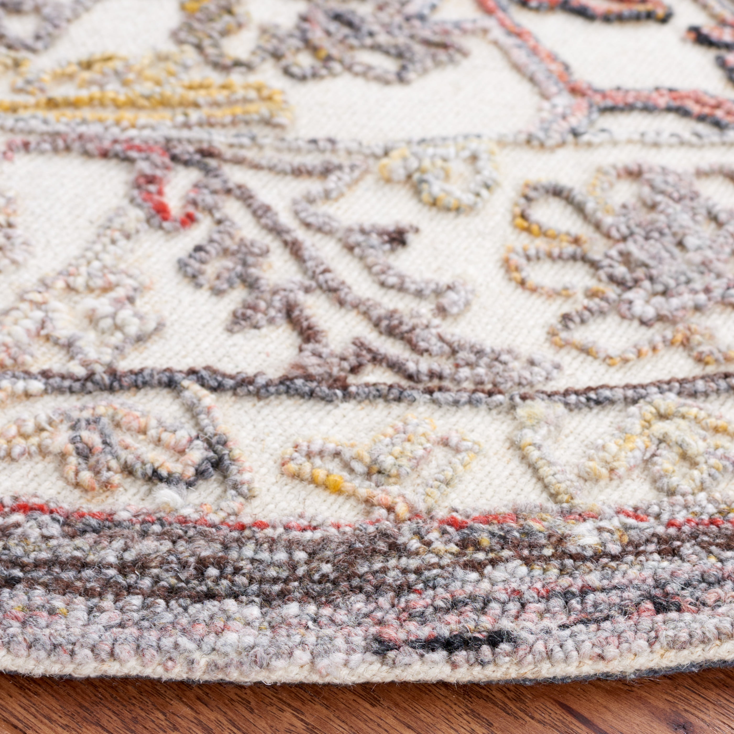 SAFAVIEH Trace Giuseppe Floral Area Rug, Red/Ivory, 6' x 6' Round