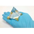 thumbnail image 4 of Pirámide de cristal Amlong de 5,8 cm con base dorada, 4 of 5