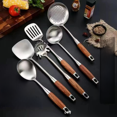 thumbnail image 3 of Juego de utensilios de cocina de acero inoxidable, juego de siete piezas de palisandro para el hogar, cuchara sopera, espátula, espátula para freír, colador, juego de utensilios de cocina de acero, 3 of 4