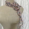 thumbnail image 1 of Granjero Gordo Bufanda elegante y personalizada, bufanda pequeña larga con decoración de cuello con hebilla de rosa, bufanda de vestir de estilo artístico (rosa), 1 of 1