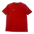 thumbnail image 1 of Playera Umbro para Caballero Diseño microperforado Cuello Redondo Rojo Talla G, 1 of 4