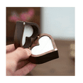 thumbnail image 5 of Caja Corazón De Madera Nogal Para Anillos De Boda Compromiso Café, 5 of 5