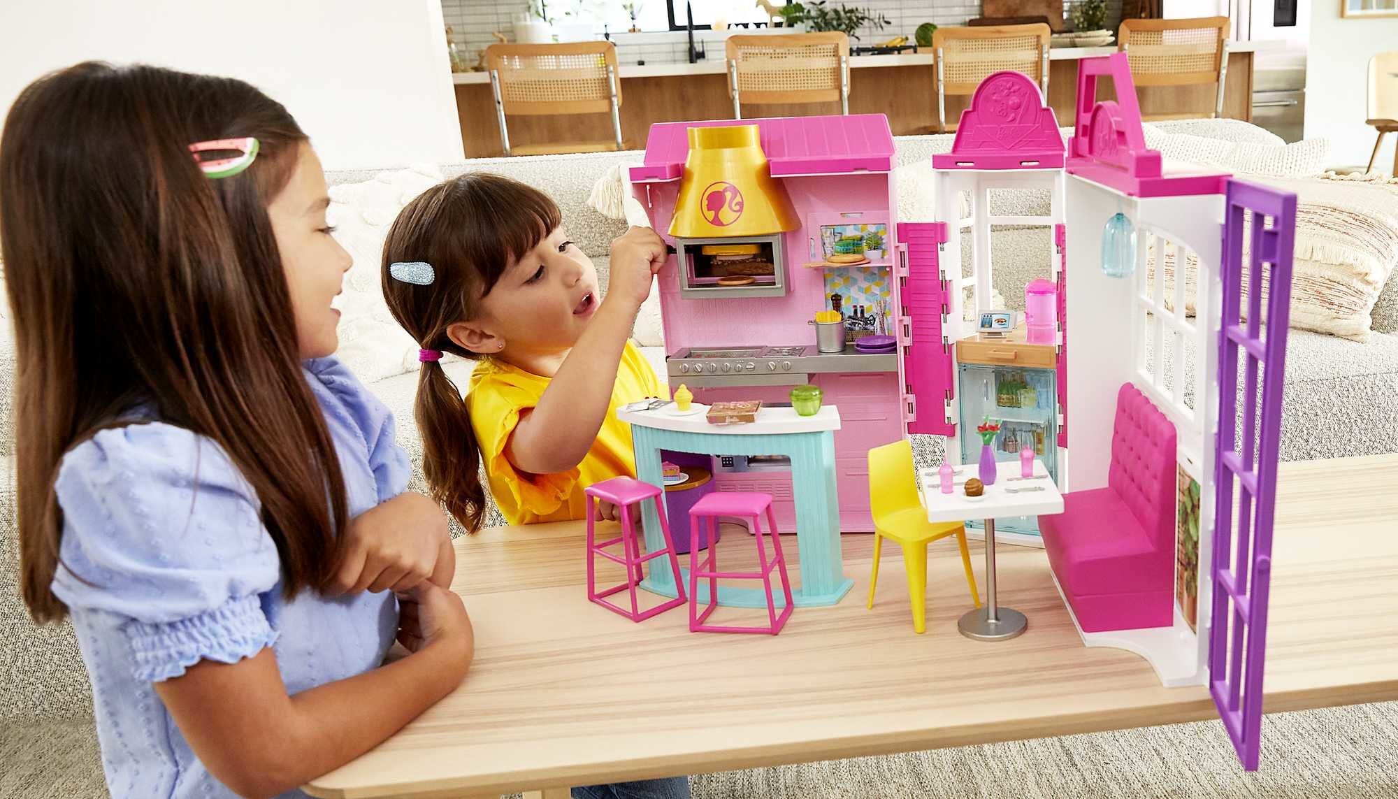 Barbie Cook ‘n Grill Restaurant Playset with 30+ Pieces Including Pizza Oven & Grill - image 3 of 7