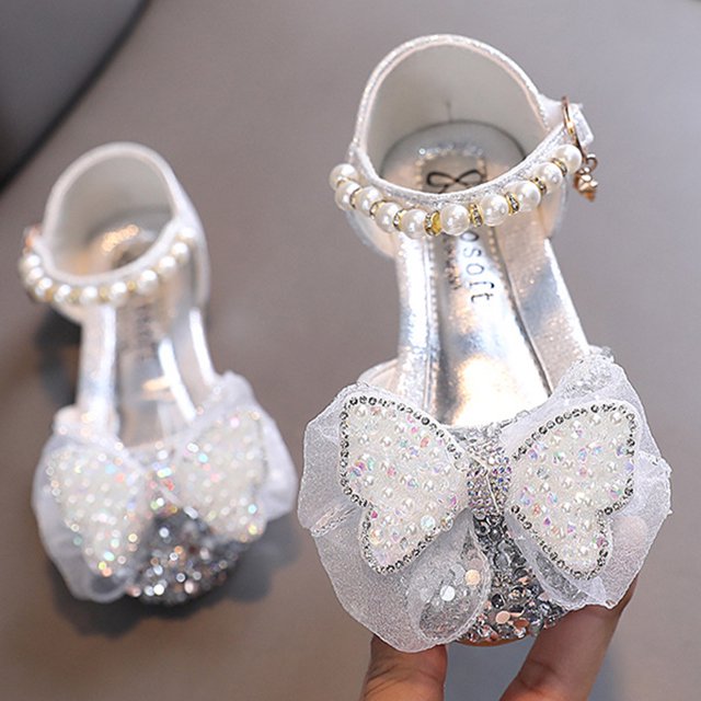 CHAOLEI Fashion Spring And Summer Girls Sandals Party Dress Dance Show Princess Shoes Rhinestone Double Layer Mesh Bowknot Pearl Belt Buckle -Silver,7-8 Years