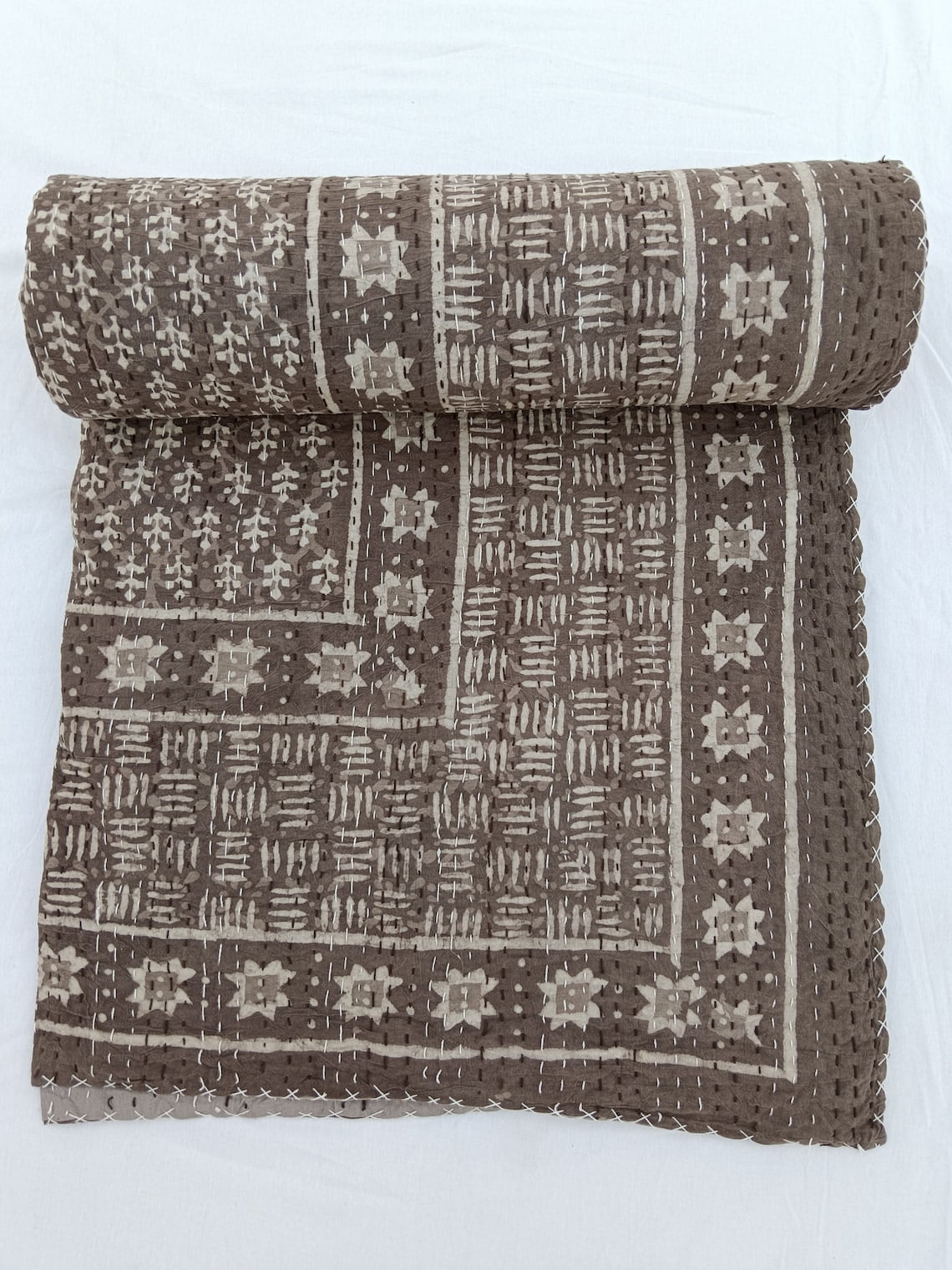 Earthen Floral Kantha Quilt – Elisa Handblock Print Reversible Cotton Bedspread by A and E Textiles House, Hand Stitched, King Size 108x108, Vegetable Dyed