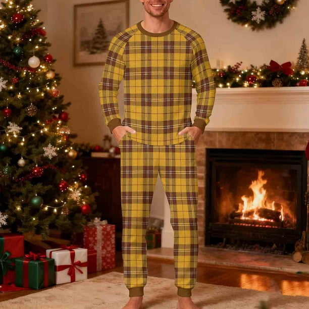 Pijama navideño para hombre, blusa y pantalones con estampado navideño a cuadros.