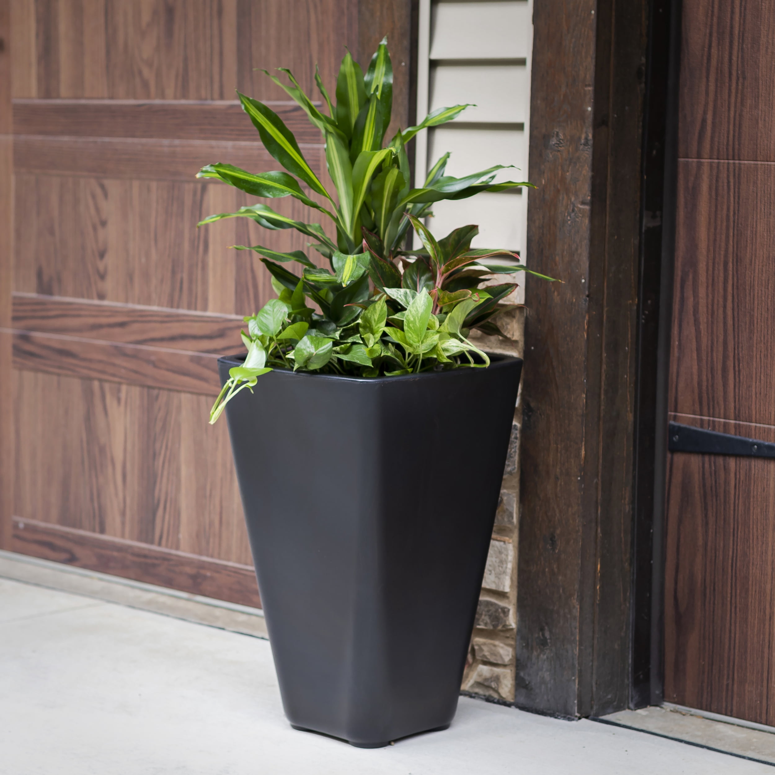 Step2 Bridgeview 26" Concrete  Square Indoor Outdoor Plastic Planter,  Gray
