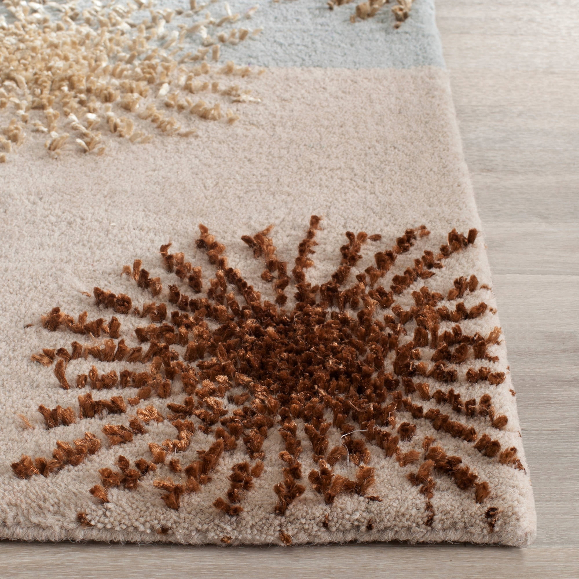 SAFAVIEH Soho Fiesta Celebration Wool Area Rug, Beige, 8'3" x 11'