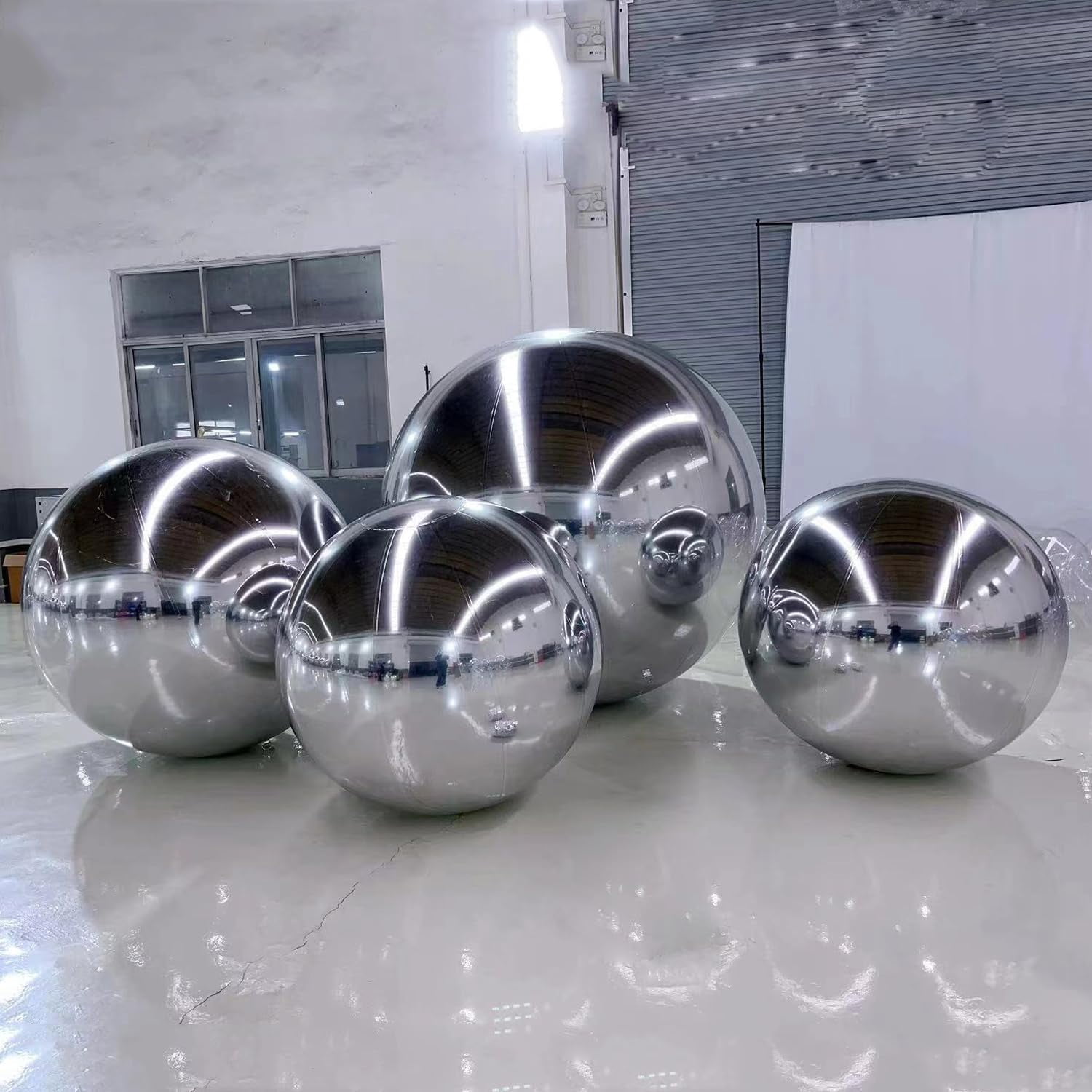 Silver Inflatable Mirror Ball Set - Sealed Shinny Balls Reusable Giant Mirror Balloon Sealed Disco Sphere For Wedding Nightclub Party Stage Hanging Decoration(4pcs1pack)
