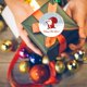 thumbnail image 2 of 500 Uds./rollo de pegatinas navideñas, caja de regalo de Navidad, pegatinas, suministros para fiestas de recompensa de clase, 2 of 5