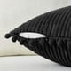 thumbnail image 4 of Paquete de 2 fundas de almohada decorativas lumbares con pompones, juego de fundas de cojín rectangulares sólidas de pana suave para sofá, dormitorio, coche, sala de estar Xemadio CZJJ-ZC16-7, 4 of 7