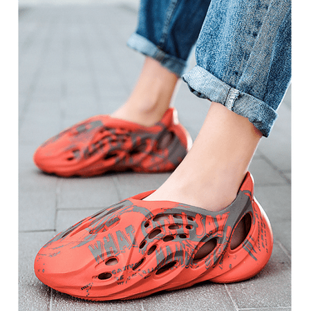 

Unisex Foam Runner Shoes Slip-On Beach EVA Sandals Hollow Sports Shoes Outdoor Water Shoes Casual Walking Shoes for Women Men