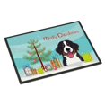 thumbnail image 1 of Caroline's Treasures BB1609MAT Alfombrilla para interior o exterior con árbol de Navidad y perro de montaña de Bernese, 18 x 27, multicolor Caroline's Treasures BB1609MAT, 1 of 1