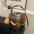 thumbnail image 2 of Bolsos nuevos de moda a cuadros otoño e invierno 2025, versión coreana popular de este año, bolso bandolera, bolso de almohada, bolso de ocio., 2 of 5