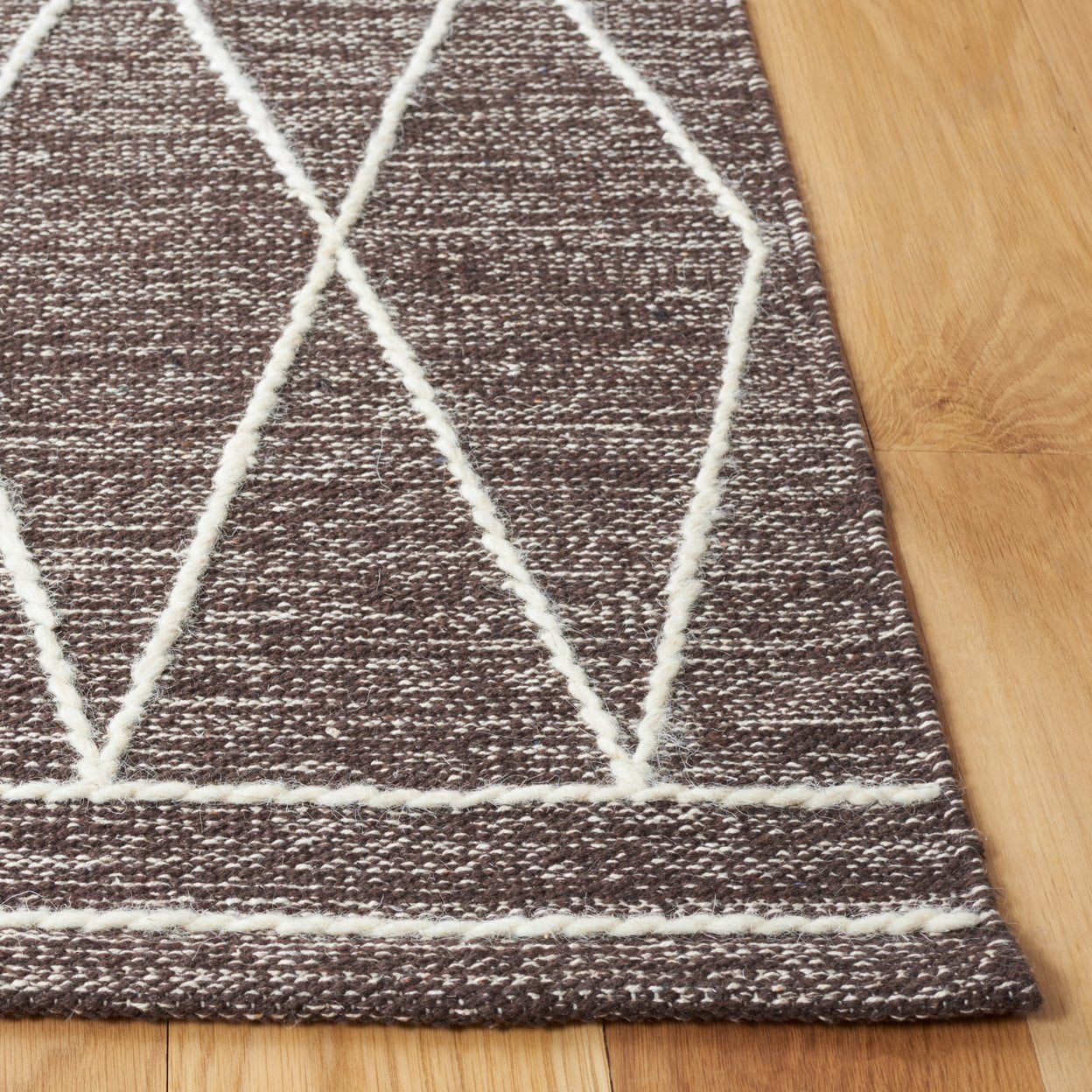 SAFAVIEH Kilim Chloe Tribal Area Rug, Brown/Ivory, 5' x 8'