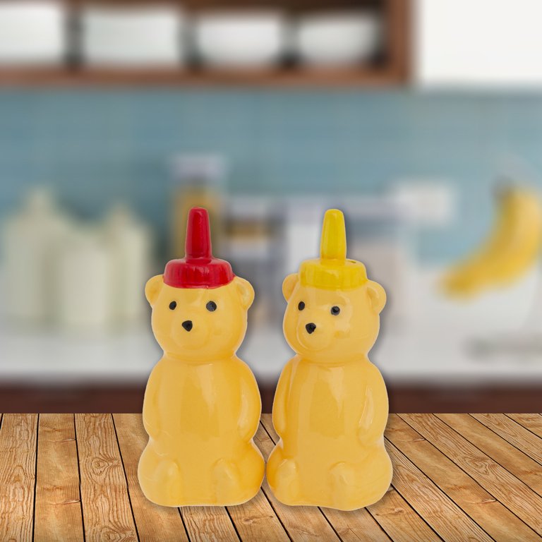 Kitsch Ceramic Honey Bear Salt & Pepper Shaker Set