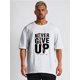 thumbnail image 1 of Camiseta con estampado de monograma "Positive" para hombre: diseño gráfico moderno, manga corta informal, cómoda camiseta de algodón para verano, versátil, ideal para el tiempo libre., 1 of 5