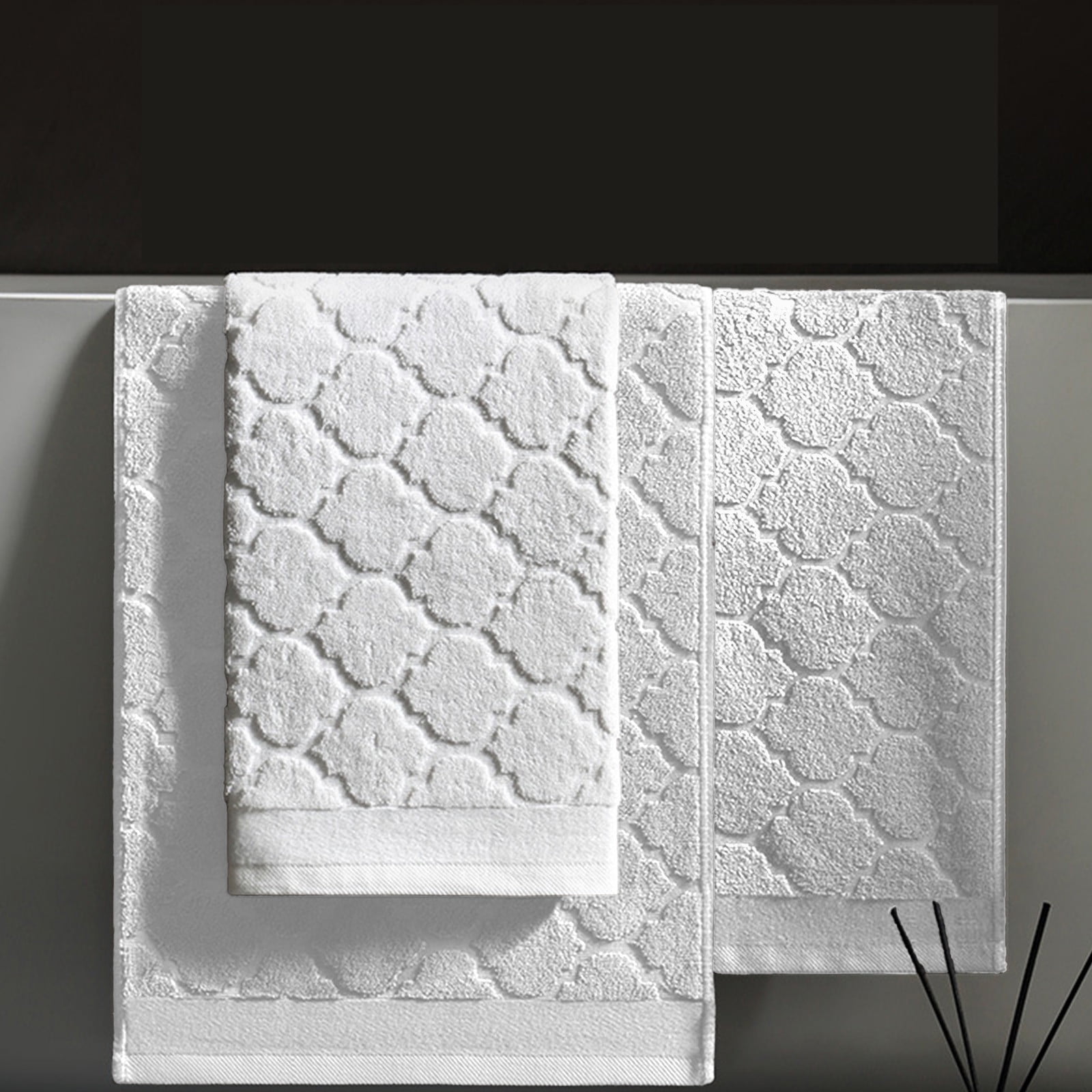 AuroraX Bath Towels Set of 4 Bath Sheets,Thick Cotton Soft Absorbent White Household Bath Towels