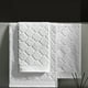 thumbnail image 4 of Juego de toallas de baño de 4 - toallas gruesas, suaves y absorbentes de poliéster, 29x13,7 pulgadas, de secado rápido para baño, spa y gimnasio, blancas/grises/marrón, 4 of 7