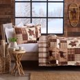 thumbnail image 1 of Great Bay Home Couvre-Lit de Style Lodge, Courtepointe Grand Lit avec 2 Taies d'Oreiller. Ensemble de Courtepointe Réversible 3 Pcs pour Toutes les Saisons de Style Cabane. Couvre-Lit Rustique Ensemble de Literie. Collection Redwood., 1 of 4