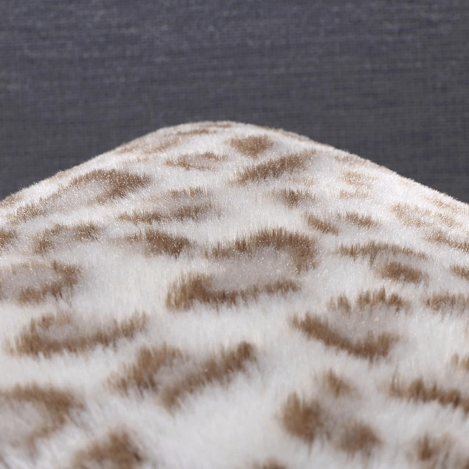 Phantoscope Leopard Plush Faux Fur Throw Pillow Decorative for Home, Couch, Living Room, Bedroom, 18" x 18", Yellow, 2 Pack