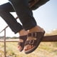 thumbnail image 5 of Nuevas zapatillas de corcho de moda para mujeres y hombres, sandalias planas de gamuza de cuero, sandalias de playa de verano para parejas con hebilla ajustable, 5 of 6