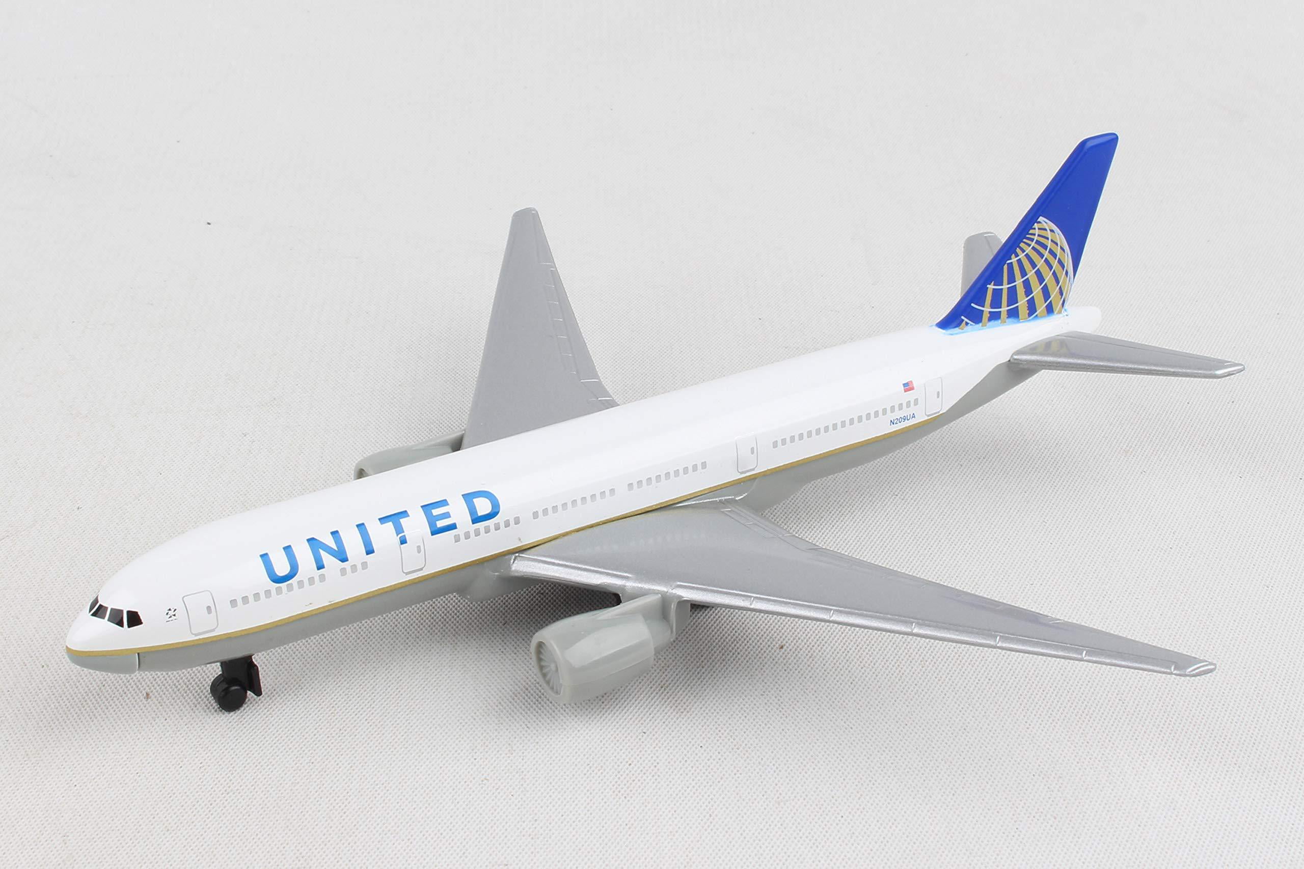 RT6266 United Airlines 777 airplane toy plane 