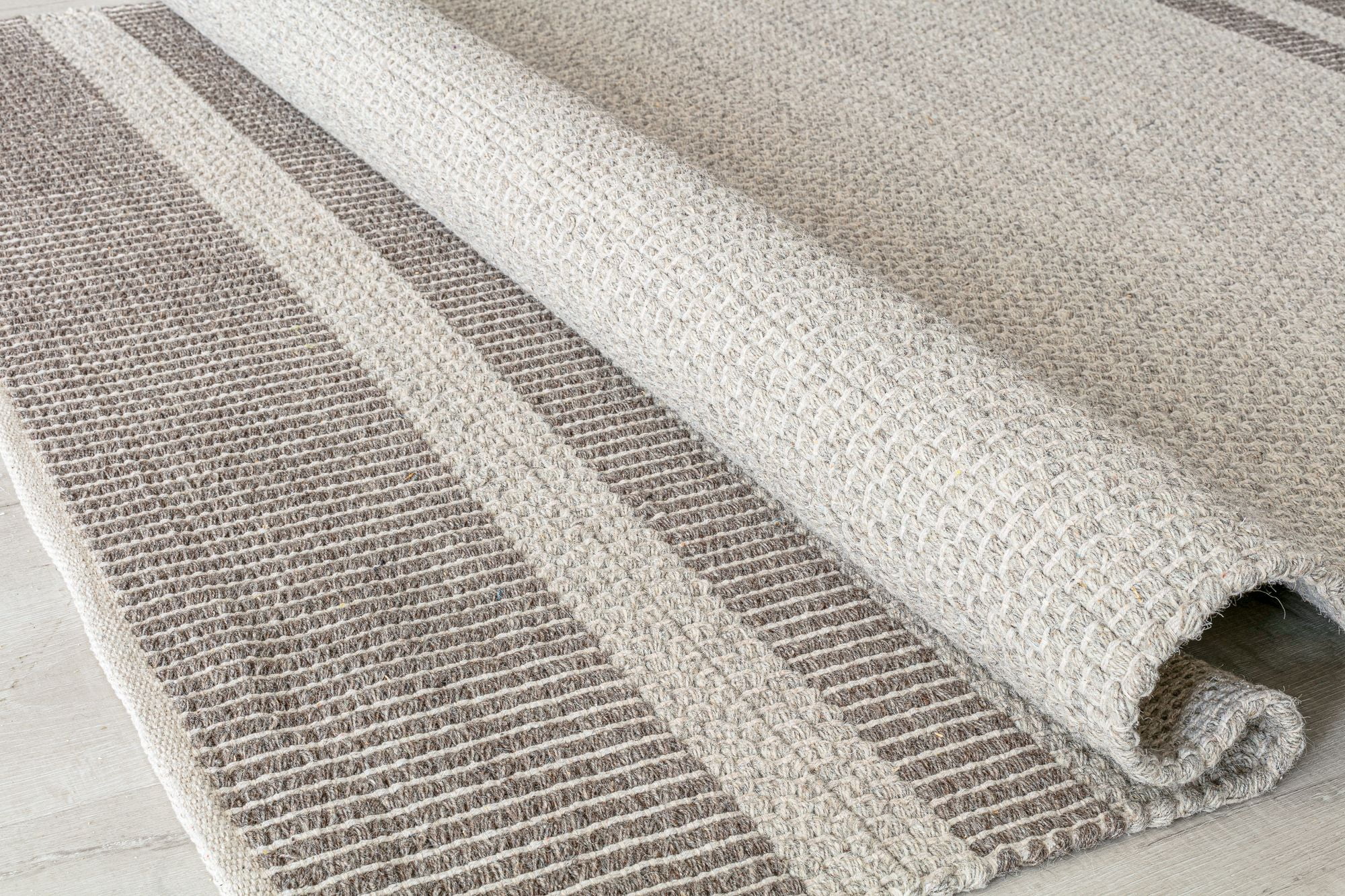 Rugs America Daphina DN10E Grayscale Border Farmhouse Cream Area Rug, 5’0”x7’0”