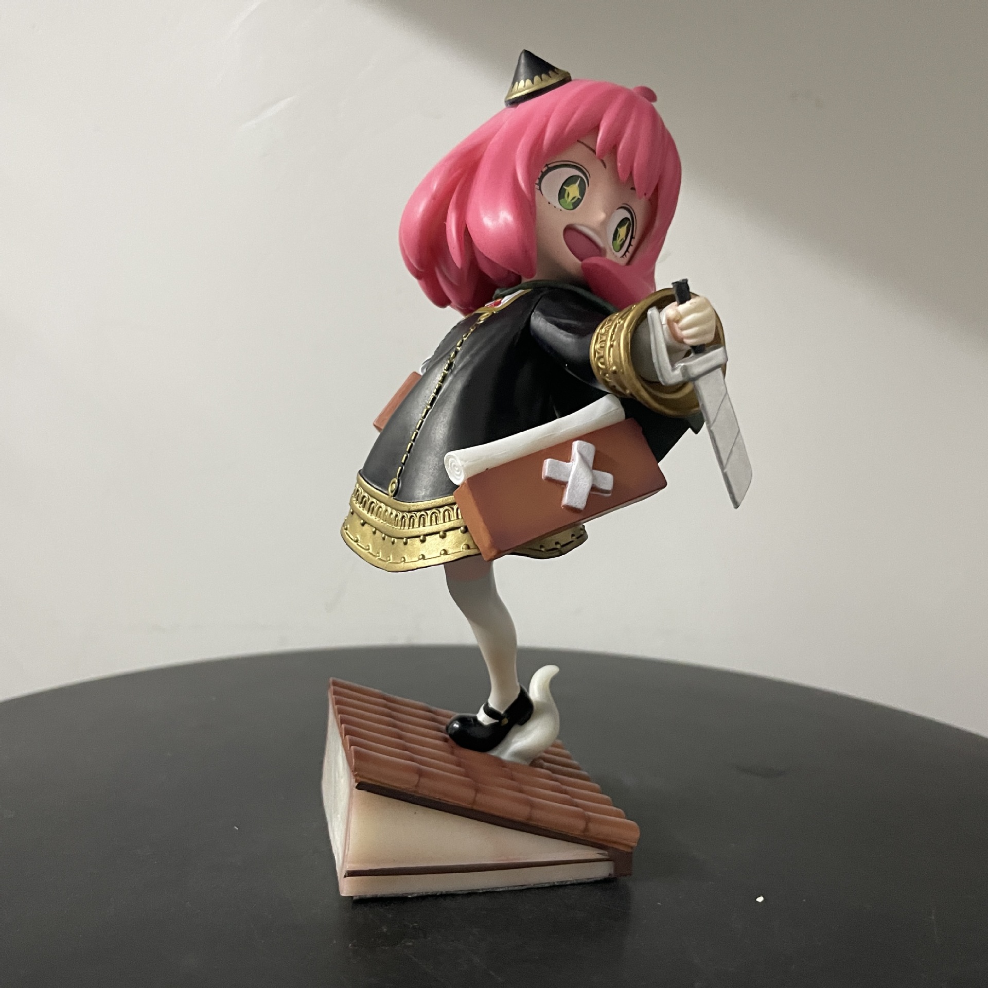Levi Anya double-headed anime figure