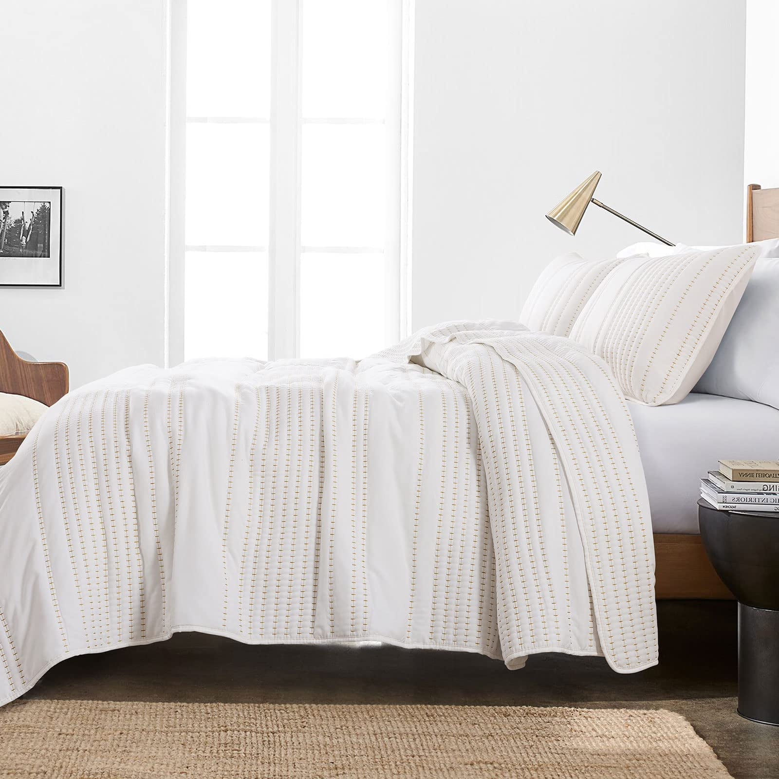 Greagle 3-Piece Queen Size Quilt Set, Lightweight Summer Wabisabi Modern Beige Strip Cross, White
