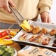 thumbnail image 5 of ¡Aprovecha!, Papel para hornear con aceite para uso doméstico Papel para horno para cocina Barbacoa Papel para hornear carne a la parrilla Papel para hornear con aceite para alimentos Akmoler, 5 of 6