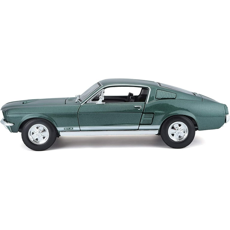 Maisto 1967 Ford Mustang GTA Fastback Diecast Model Car