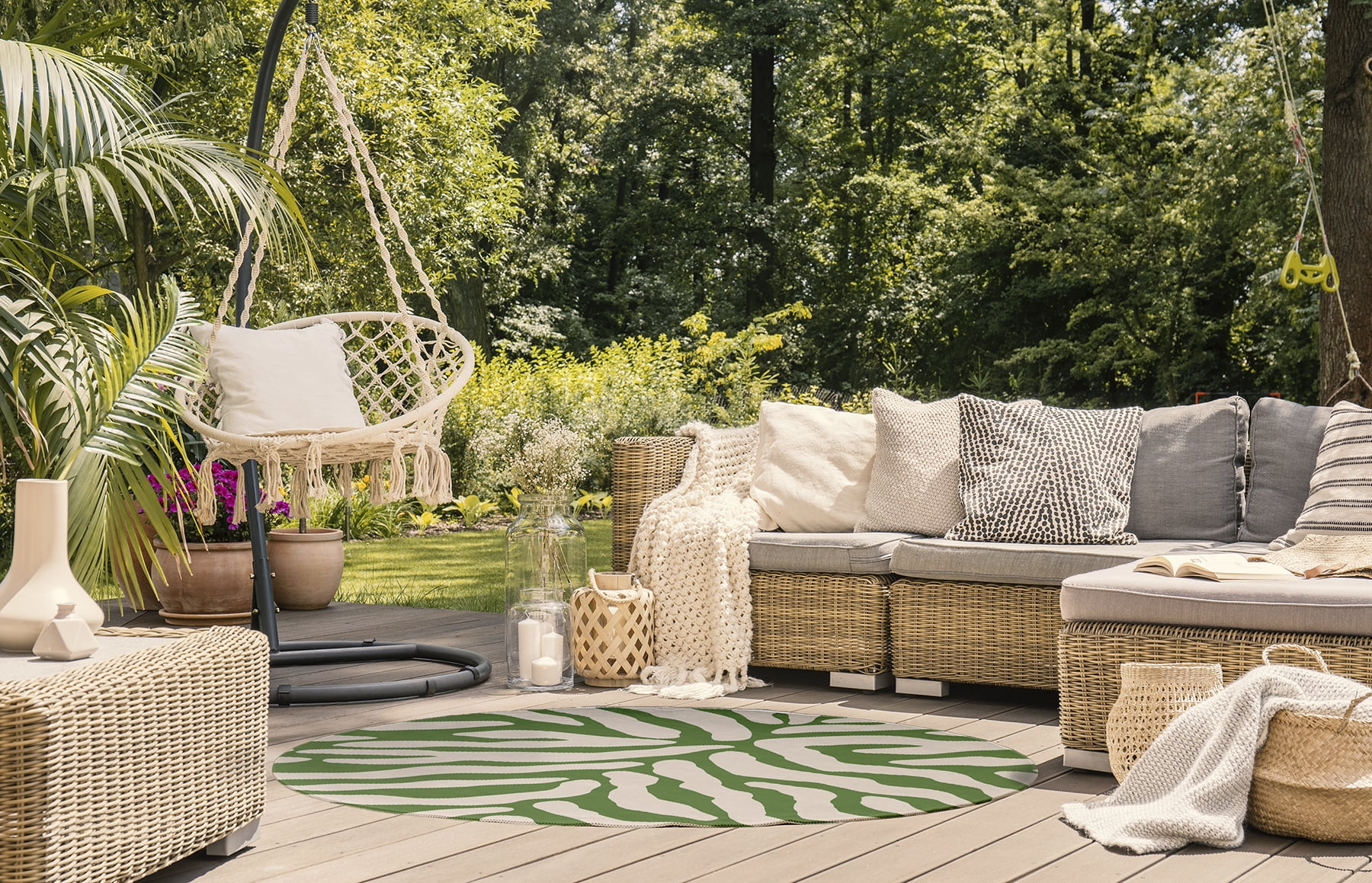 Simply Daisy 5' Round Light Olive Animal Stripe Spring Chenille Indoor/Outdoor Rug