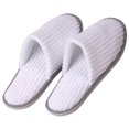 thumbnail image 2 of Pantuflas, pantuflas desechables para invitados a granel de 6 pares, pantuflas blancas premium antideslizantes con punta cerrada a granel con bolsas de viaje, 2 of 4