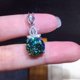 thumbnail image 1 of Collar de diamantes mosán azul y verde de Maldivas Colgante de corazón con cabeza de vaca "Un ciervo tiene tu vaca", 1 of 6