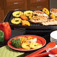 thumbnail image 2 of George Foreman - Parrilla eléctrica rectangular para interiores y exteriores, color rojo, GFO201R, 2 of 11