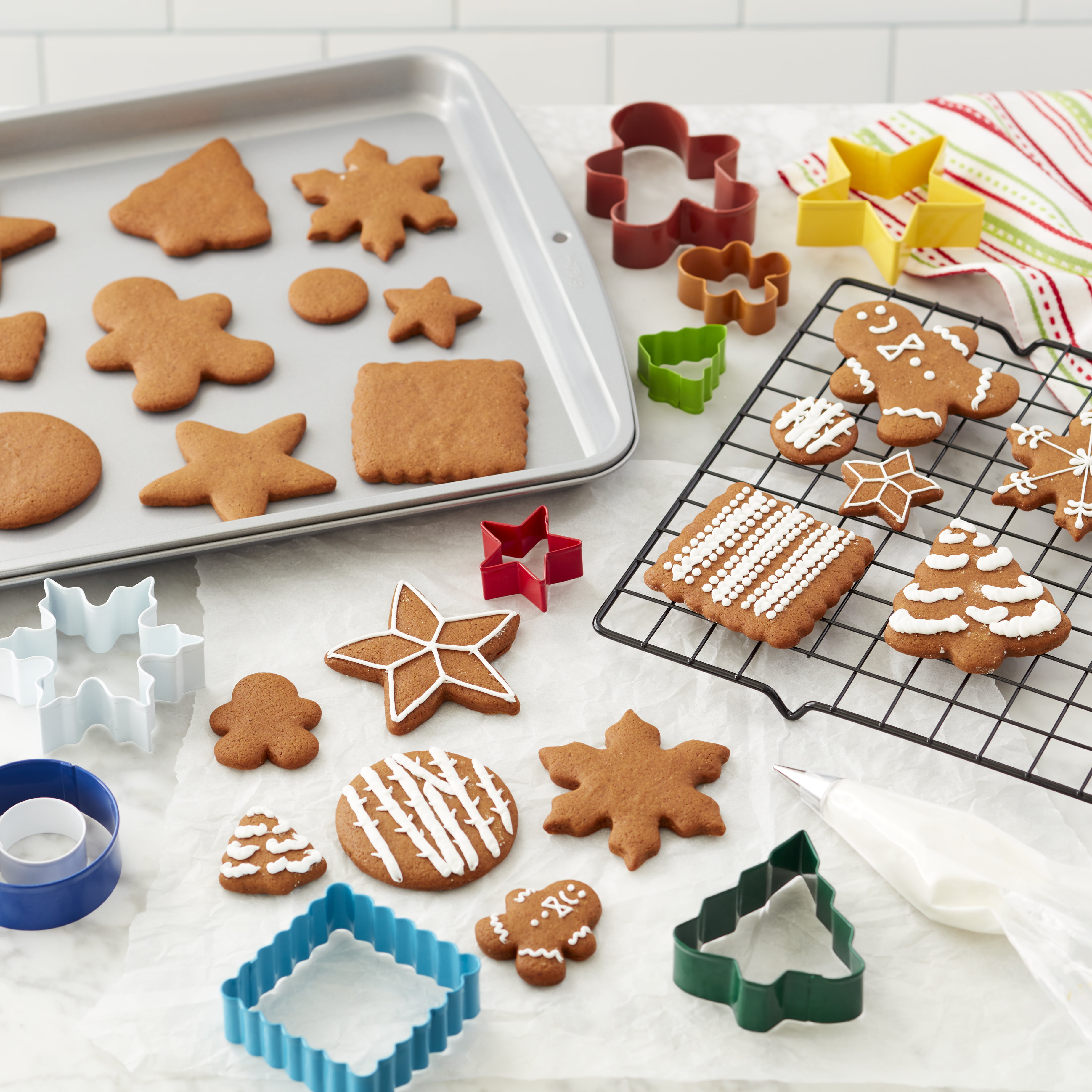 Wilton Cookie Baking Sheet Set Cookie Sheet, Cutters & Cooling Grid  Christmas