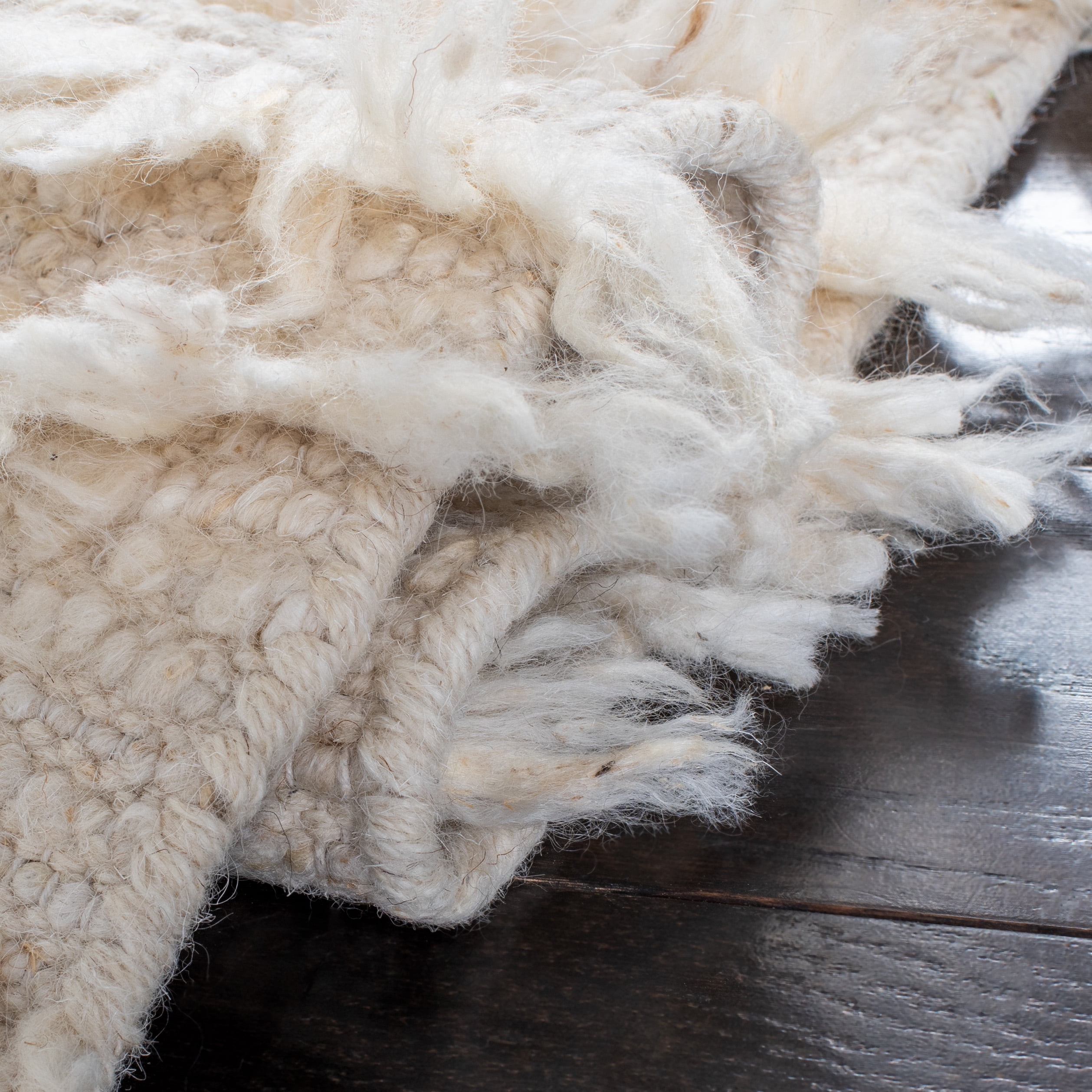 SAFAVIEH Natura Qiana Distressed Runner Rug, Ivory, 2'3" x 8'