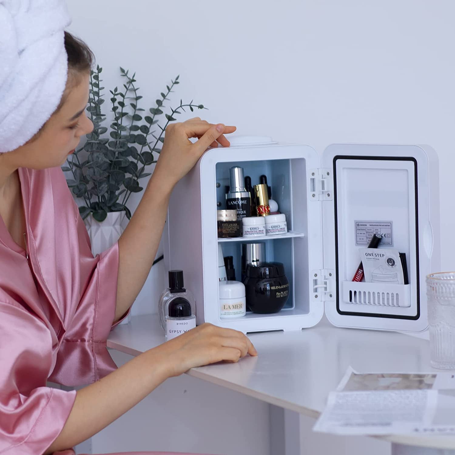 mini fridge for make up